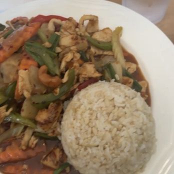 Gogo Thai - Cashew chicken - Thai Near Me - Grover Beach, California