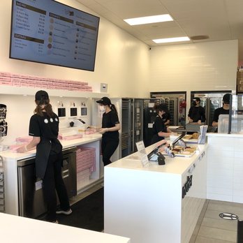Crumbl - Vienna - Bakeries Near Me - Vienna, Virginia Crumbl - Vienna - Bakeries Near Me - Vienna, Virginia