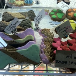 Whiskers Barkery - Beautiful Dog Biscuits with Yogurt Icing