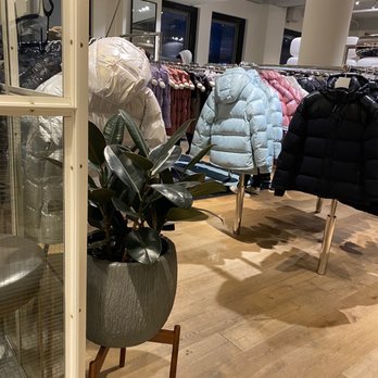 Aritzia - Women's Clothing Near Me - New York, New York