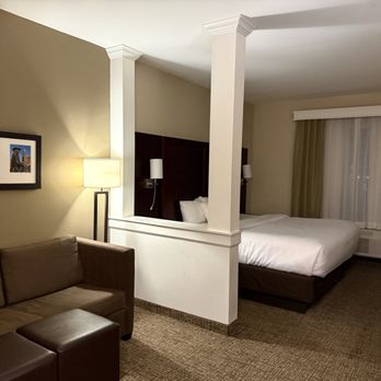 Comfort Suites - Pic showing hotel room (pic taken on 12/31/2024) - Hotels Near Me - Kyle, Texas Comfort Suites - Pic showing hotel room (pic taken on 12/31/2024) - Hotels Near Me - Kyle, Texas