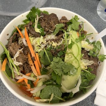 Banh Mi Land - Grilled beef Vermicelli bowl - Vietnamese Near Me - Lynnwood, Washington