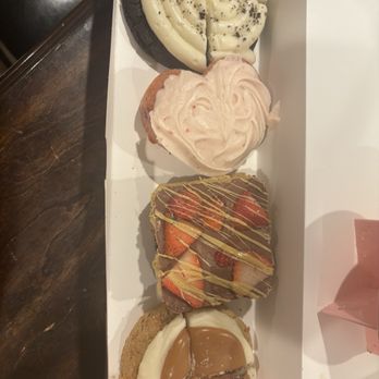 Crumbl - Amherst - Bakeries Near Me - Amherst, New York Crumbl - Amherst - Bakeries Near Me - Amherst, New York