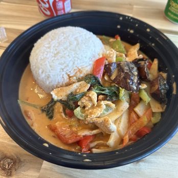 Thai Carnation - Red curry with chicken - lunch special - Thai Near Me - Portland, Oregon Thai Carnation - Red curry with chicken - lunch special - Thai Near Me - Portland, Oregon