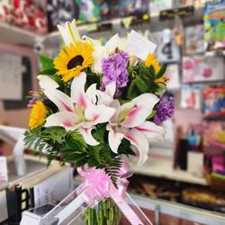 Gigi's Flowers & Ballons - I asked for big and bright!
