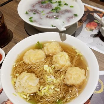 Congee Queen - Beef congee and shrimp wonton noodle soup - amaaaaazing! - Chinese Near Me - Mississauga, Ontario
