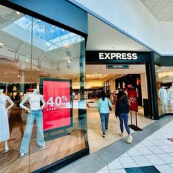 Express Factory - Entrance to store