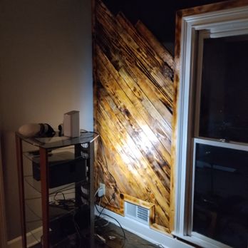 Eddie's Final Touch - Pallet wood accented wall. - Handyman Near Me Eddie's Final Touch - Pallet wood accented wall. - Handyman Near Me