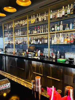 Swizzle Dinner & Drinks by null