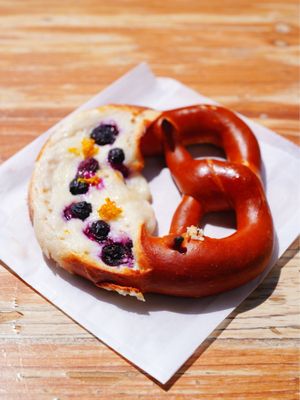 Squabisch Pretzels by null
