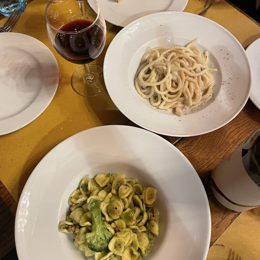 Gustaosteria - Pesto with sausage and Cacio e Pepe - Italian Near Me - Florence, FI Gustaosteria - Pesto with sausage and Cacio e Pepe - Italian Near Me - Florence, FI