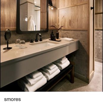 The Harbor Grand Hotel - Bathroom - Hotels Near Me - New Buffalo, Michigan The Harbor Grand Hotel - Bathroom - Hotels Near Me - New Buffalo, Michigan
