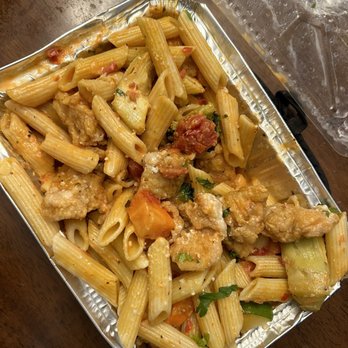 Gerry's Italian Kitchen - Chicken abruzzo pasta dish - Pizza Near Me - Watertown, Massachusetts Gerry's Italian Kitchen - Chicken abruzzo pasta dish - Pizza Near Me - Watertown, Massachusetts