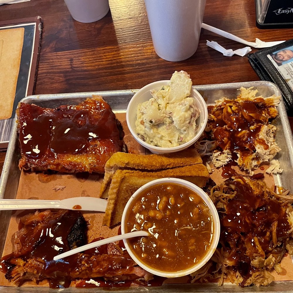 The four meat barbecue platter The four meat barbecue platter