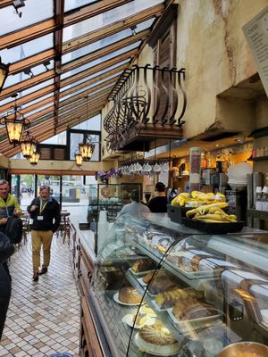 Café Castel - Déjeuner Diner - Sandwiches Salads - Smoothies Dessert by null