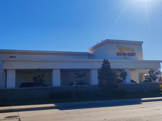 In-N-Out Burger by null