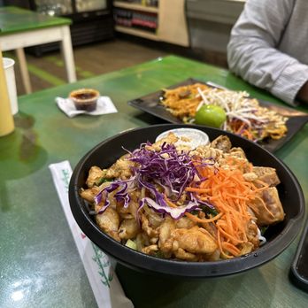 Cyclo Noodles - Banh Song Noodle Salad Pad Thai - Cambodian Near Me - Long Beach, California