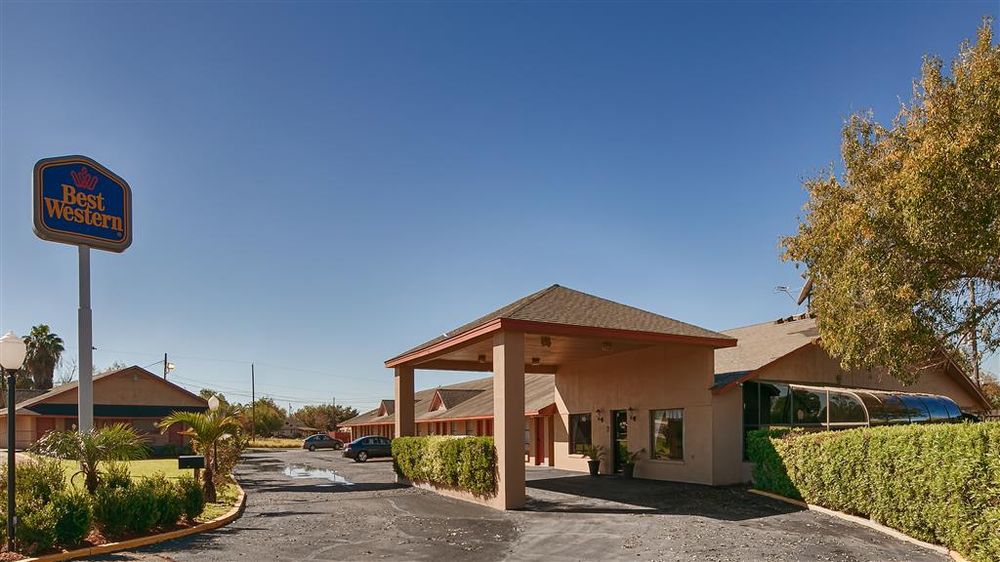 SURESTAY HOTEL BY BEST WESTERN ZAPATA 44 Photos 1896 S US Highway