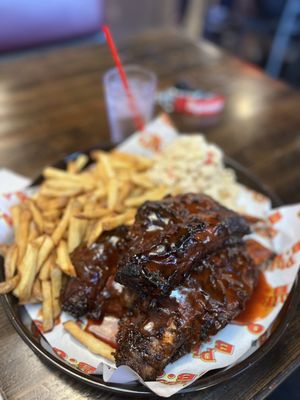 Phil's BBQ by null