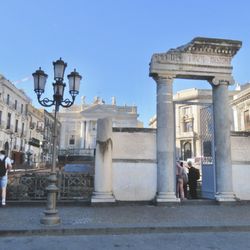 Anfiteatro Romano - The front arch