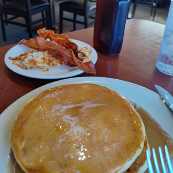 Ramblin Roads Restaurant - Pancakes, bacon and hash browns - American Near Me - Ogden, Utah Ramblin Roads Restaurant - Pancakes, bacon and hash browns - American Near Me - Ogden, Utah