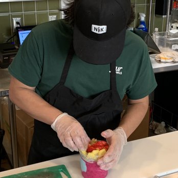 Pur Bowls - Customized Superfood Bowl/Strawberries Topping (Bowlologist Diandre) - Acai Bowls Near Me - Carson, California Pur Bowls - Customized Superfood Bowl/Strawberries Topping (Bowlologist Diandre) - Acai Bowls Near Me - Carson, California
