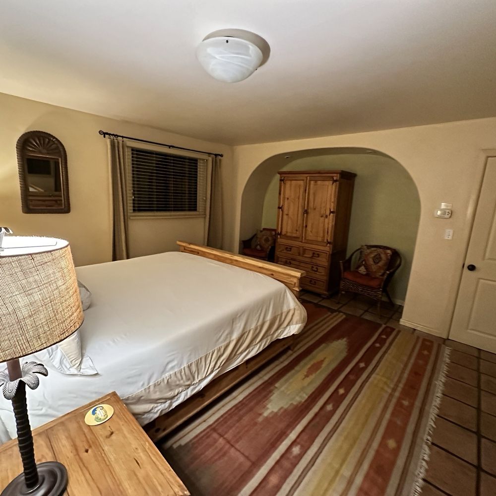 The Blue Iguana Inn - Bedroom - Hotels Near Me - Ojai, California The Blue Iguana Inn - Bedroom - Hotels Near Me - Ojai, California