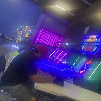 iTrampoline - Trampoline Parks Near Me - Waipahu, Hawaii