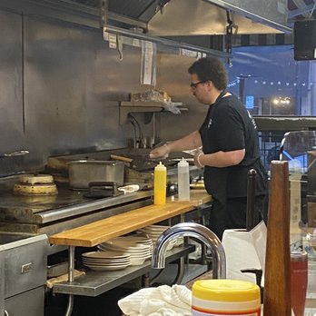 Hamburger Inn Diner - The cook hard at work - Burgers Near Me - Delaware, Ohio