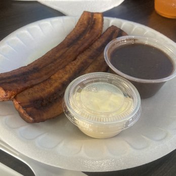 Seydi's Pupuseria & Grill - Platano Frito con crema y frijol - Salvadoran Near Me - Phoenix, Arizona Seydi's Pupuseria & Grill - Platano Frito con crema y frijol - Salvadoran Near Me - Phoenix, Arizona