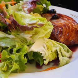 El Torres - Salmón con salsa de arándanos