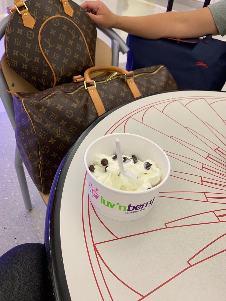 LUV’NBERRY 1 Saarinen Cir, Dulles, Virginia Ice Cream & Frozen