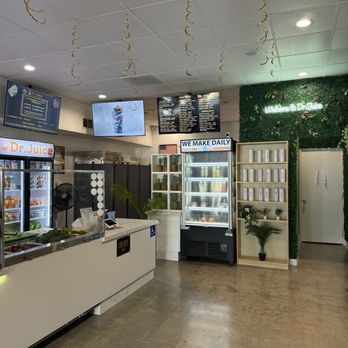 Dr Juice - Cute and CLEAN interior. - Acai Bowls Near Me - Glendale, California Dr Juice - Cute and CLEAN interior. - Acai Bowls Near Me - Glendale, California