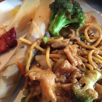 Dragon Buffet - Vietnamese Rolls and Chicken/Broccoli over fried rice - Buffets Near Me - Charlotte, North Carolina Dragon Buffet - Vietnamese Rolls and Chicken/Broccoli over fried rice - Buffets Near Me - Charlotte, North Carolina
