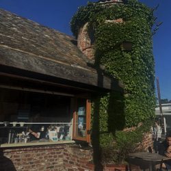Panama Bay Coffee Co. - Outside area