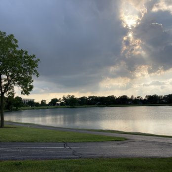 Lake Park - Parks Near Me - Des Plaines, Illinois