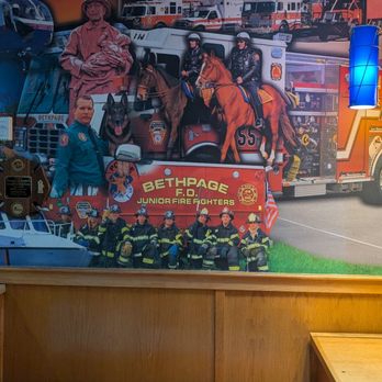 Applebee's Grill + Bar - Front entrance - American Near Me - Hicksville, New York