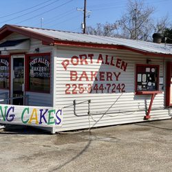 Port Allen Bakery - This is the place! Note the handy drive through.