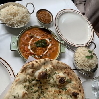 Clay Pit - Butter chicken and garlic naan - Indian Near Me - Austin, Texas