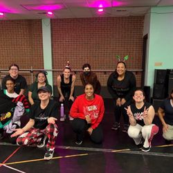 Non-Stop Christmas Themed Cardio Dance