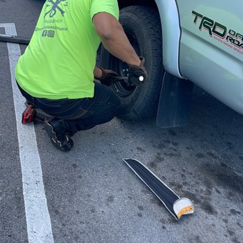 Eroad Car Battery Replacement - Roadside Assistance Near Me - Davie, Florida