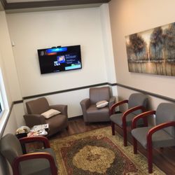 Lisa Giovanetti, DDS - Lobby waiting area