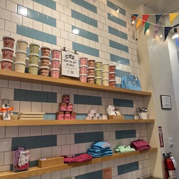 Jeni's Splendid Ice Creams - Ice Cream & Frozen Yogurt Near Me - Chagrin Falls, Ohio Jeni's Splendid Ice Creams - Ice Cream & Frozen Yogurt Near Me - Chagrin Falls, Ohio