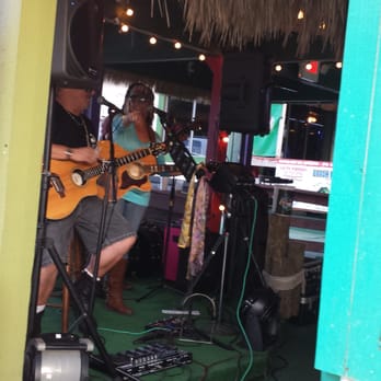 Whiteys Fish Camp - Music - Seafood Near Me - Fleming Island, Florida