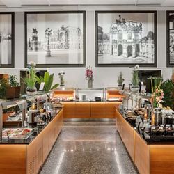 Hilton Dresden - Breakfast Area