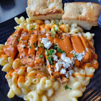 The Ridge Grill - Mac and cheese (with Buffalo sauce) - Pizza Near Me - Beaverton, Oregon