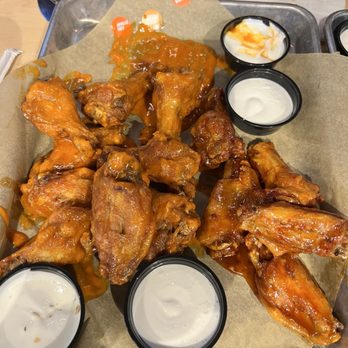 Buffalo Wild Wings - Wings!!! - Sports Bars Near Me - Oklahoma City, Oklahoma