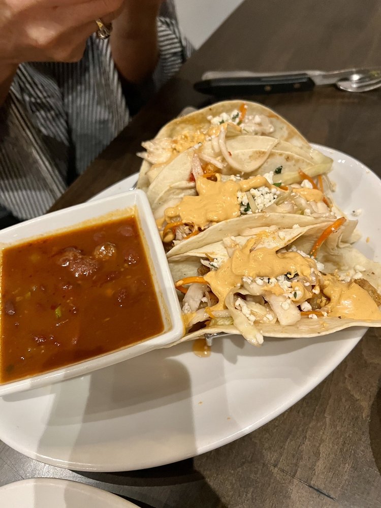 Social spots from L On North Eatery & Bar