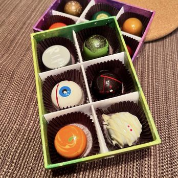 Colorado Cocoa Pod - Halloween and Fall 2024 - Chocolatiers & Shops Near Me - Denver, Colorado Colorado Cocoa Pod - Halloween and Fall 2024 - Chocolatiers & Shops Near Me - Denver, Colorado