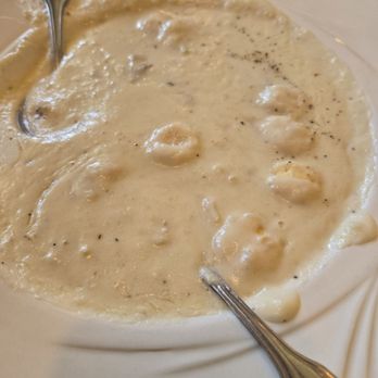 Lemongrass - Gritty flavorless clam chowder - Thai Near Me - Moss Landing, California Lemongrass - Gritty flavorless clam chowder - Thai Near Me - Moss Landing, California